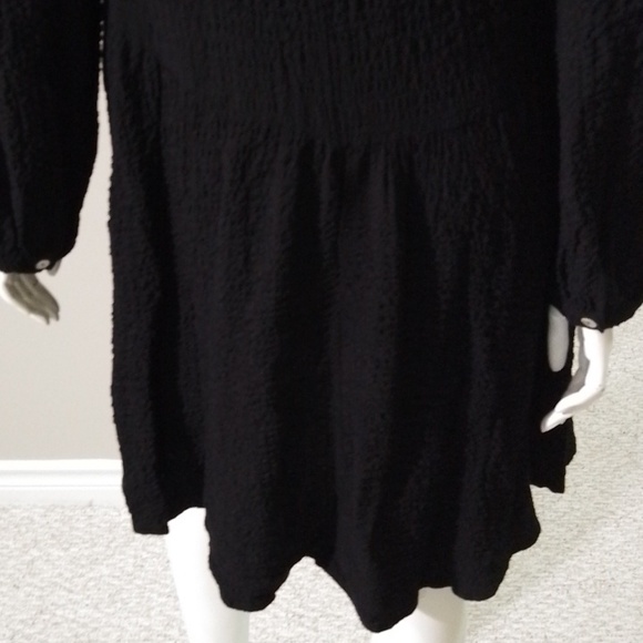 C5 Zara M black textured dress with opalescent buttons NWT - Picture 12 of 12